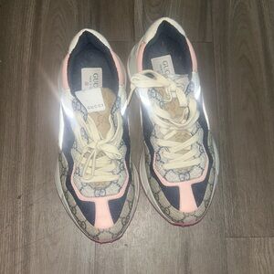 gucci sneakers like new
